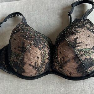 VICTORIA SECRET Elegant Black Lace Bra with crystals